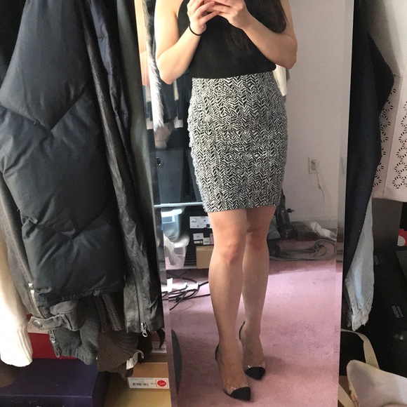 Express Skirt - Picture 4 of 4